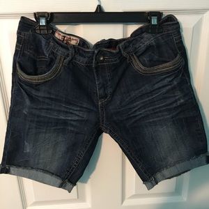 BERMUDA SHORTS